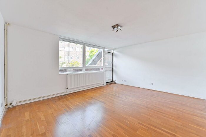 4 Bedroom Maisonette For Sale In Oakley Lane, Southwark, London, SE1