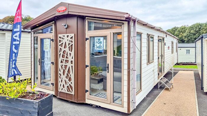 2 Bedroom Mobile/park Home For Sale In Dartmouth Road, Paignton, TQ4