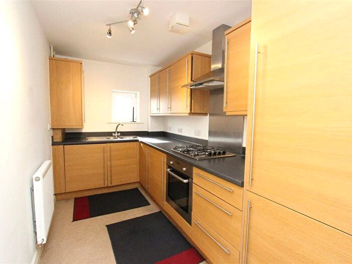 2 Bedroom Flat To Rent In Lindie Gardens, Uxbridge, UB8