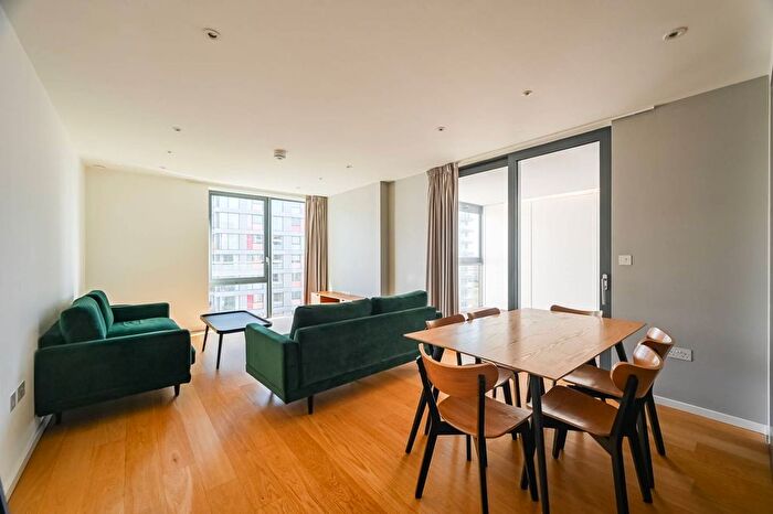 3 Bedroom Flat To Rent In Sedona House, Stratford, London, E20