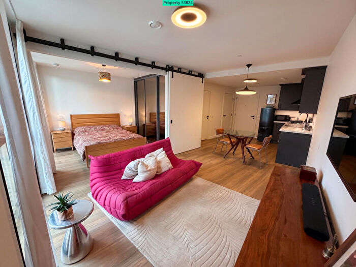 1 Bedroom Flat For Sale In Emery Way, London, E1W