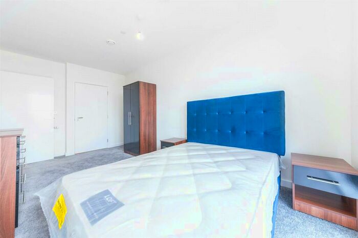 2 Bedroom Apartment To Rent In Lakeside Drive, London, NW10