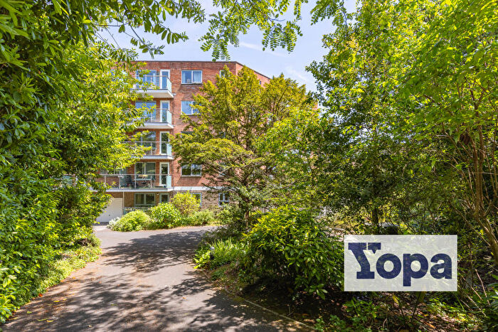 2 Bedroom Flat For Sale In Surrey Road, Bournemouth, BH4
