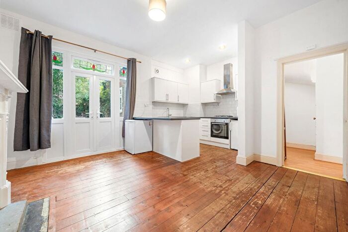2 Bedroom Flat For Sale In Beverstone Road, SW2