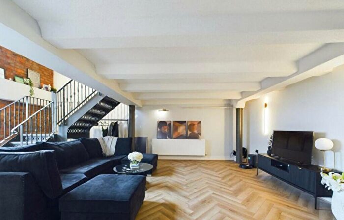 2 Bedroom Flat For Sale In Regent Road, Liverpool, Merseyside, L3