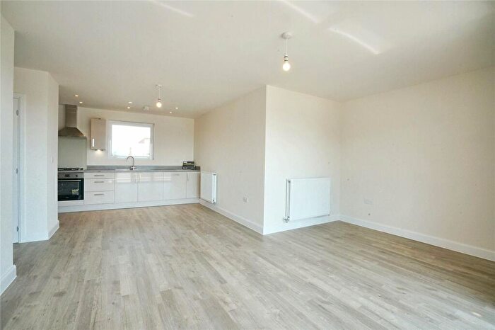 2 Bedroom Apartment To Rent In Genome Close, Cambridge, Cambridgeshire, CB3
