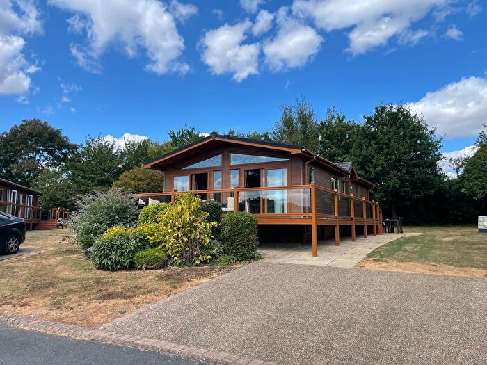 2 Bedroom Mobile/park Home For Sale In Malvern View, Stanford Bishop, Worcester, WR6