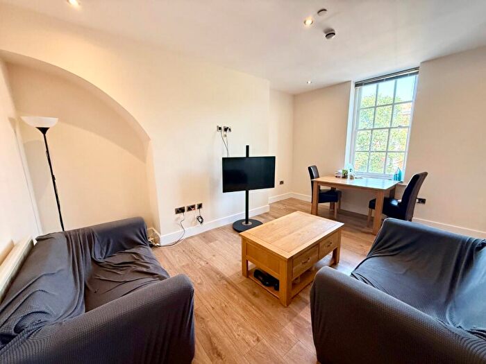 3 Bedroom Flat To Rent In Oxford Street, Nottingham, Nottinghamshire, NG1