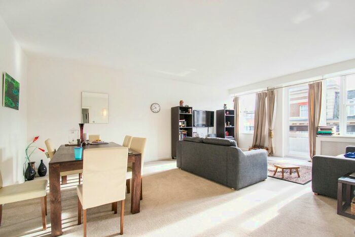 3 Bedroom Flat To Rent In Weymouth Street, Marylebone, London W1W