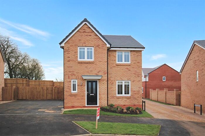 4 Bedroom Detached House To Rent In Waverley Drive, Wellingborough, NN8