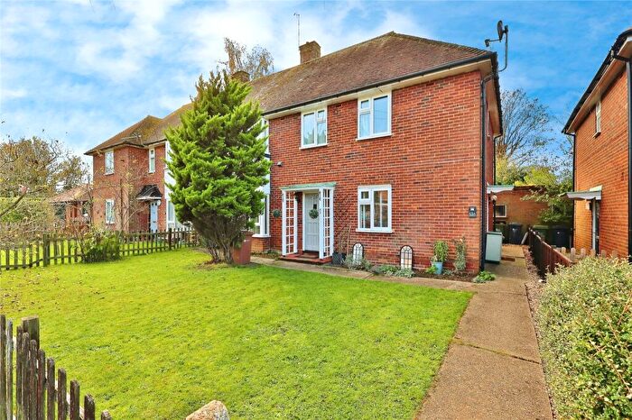 2 Bedroom Maisonette For Sale In Georgelands, Ripley, Woking, Surrey, GU23