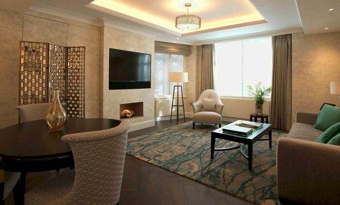 3 Bedroom Flat To Rent In Park Lane, London, W1K