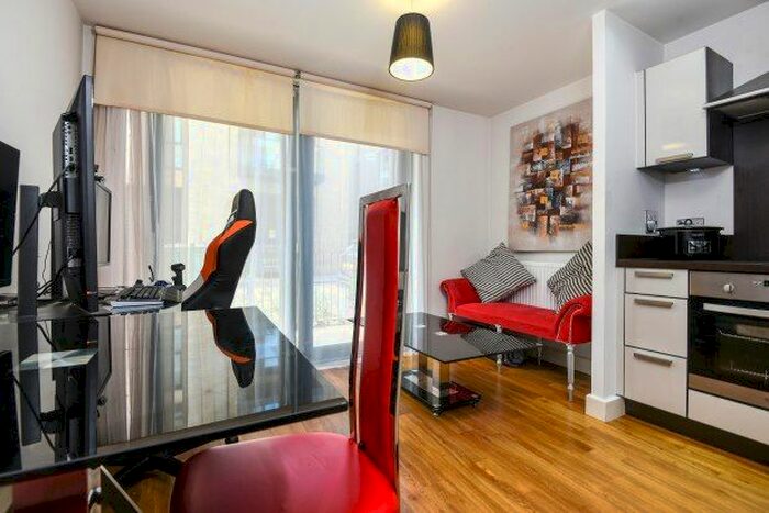 1 Bedroom Flat To Rent In Surrey Quays Road, London, SE16