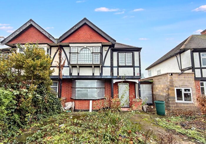 3 Bedroom Semi Detached House For Sale In Stanley Avenue, Wembley, Middlesex, HA0