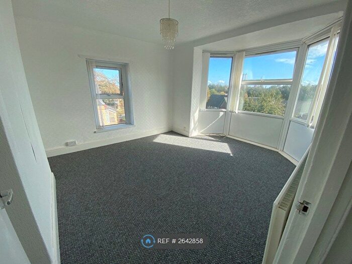 4 Bedroom Maisonette To Rent In Courtenay Road, Barry, CF63