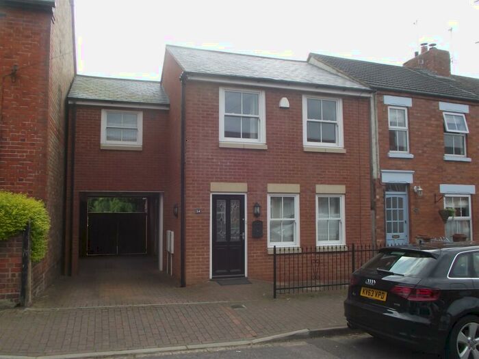 3 Bedroom House To Rent In Augustus Road, Stony Stratford, MK11