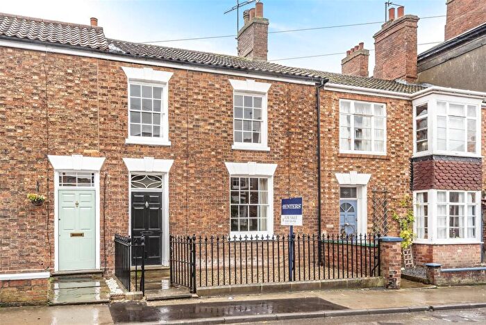 3 Bedroom Town House For Sale In Queen Street, Horncastle, Lincs, LN9