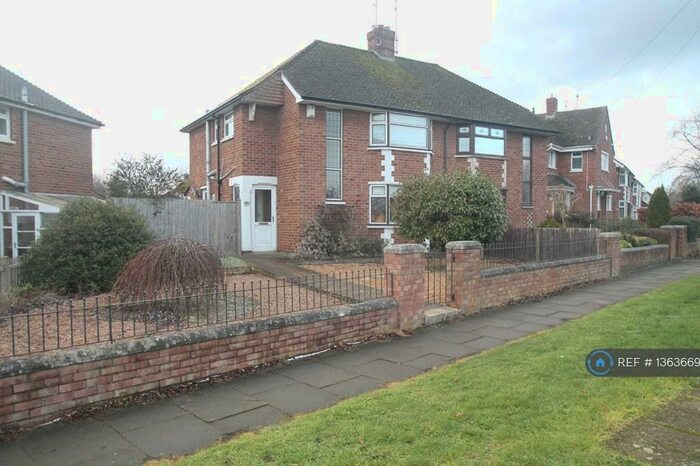 3 Bedroom Semi-Detached House To Rent In Duston Road, Northampton, NN5