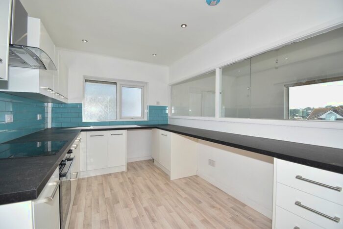 2 Bedroom Flat To Rent In Gyllyngvase Road, Falmouth, TR11
