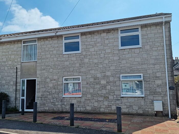 2 Bedroom Flat To Rent In Moorfield Road, Portland, DT5