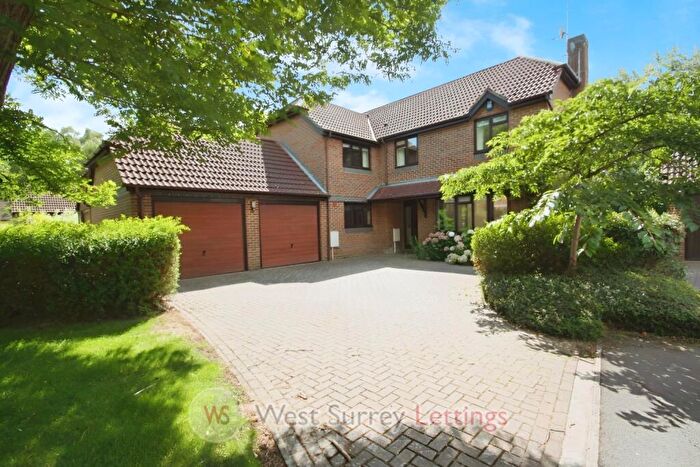 4 Bedroom Detached House To Rent In Martinsyde, Woking, GU22
