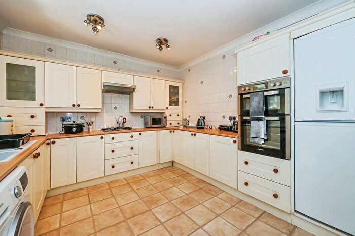 2 Bedroom Bungalow For Sale In Ladybrook Lane, Mansfield, Nottinghamshire, NG18