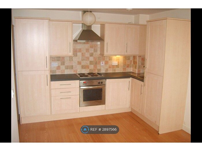 2 Bedroom Flat To Rent In Fearnley Mill, Huddersfield, HD5