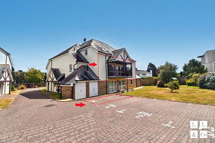2 Bedroom Flat To Rent In Sea Road, Carlyon Bay, PL25