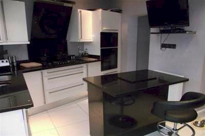 4 Bedroom Semi-Detached House To Rent In Aragon Drive, IG6