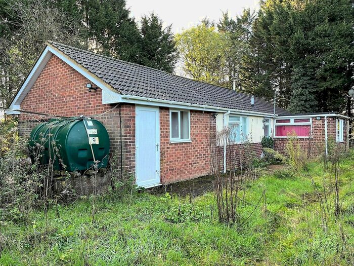 3 Bedroom Bungalow For Sale In Old London Road, Milton Common, Thame, Oxfordshire, OX9