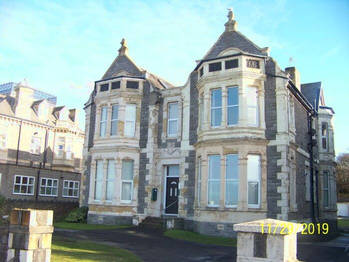 2 Bedroom Flat To Rent In Beach Road, Weston Super Mare, BS23