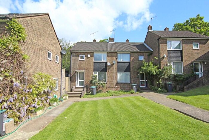 2 Bedroom House To Rent In Aylmer Road, East Finchley, N2