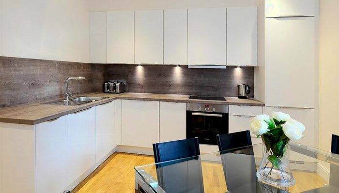 3 Bedroom Flat To Rent In Hamlet Gardens, London, W6
