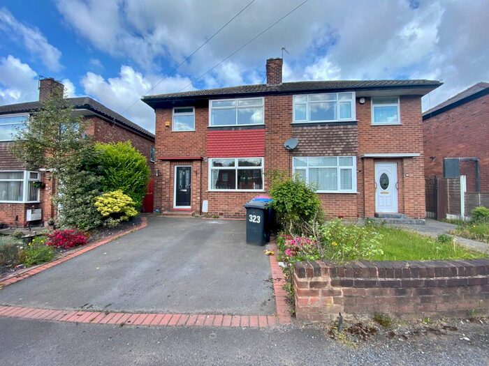 3 Bedroom Semi-Detached House To Rent In Moorside Road, Swinton, M27