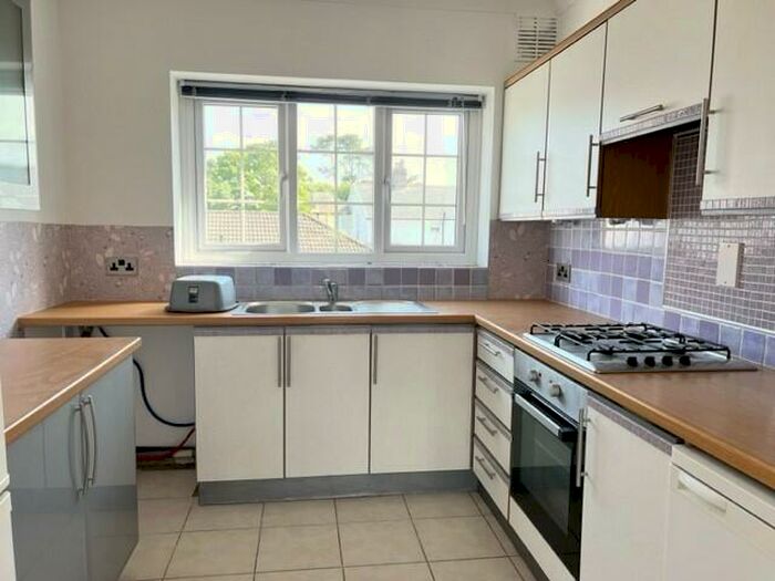 2 Bedroom Flat To Rent In Beach Road, Porthcawl, CF36