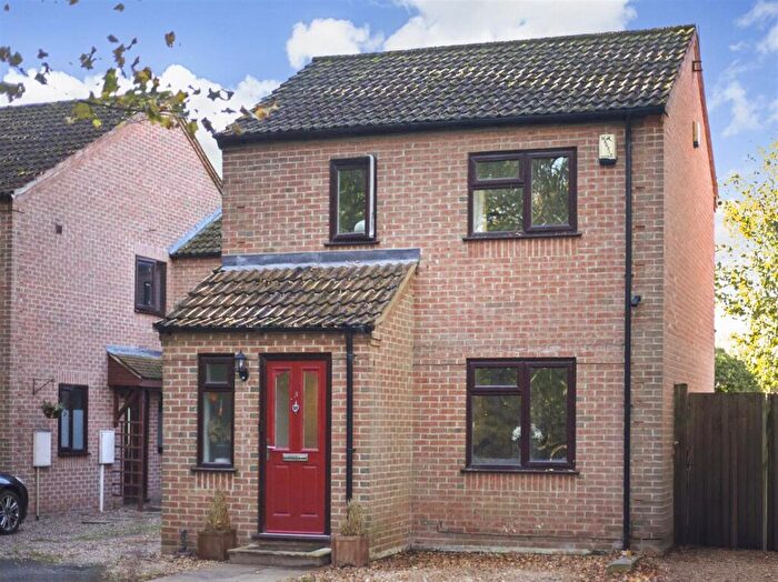 2 Bedroom Detached House For Sale In Oakwood, Flintham, Newark, NG23