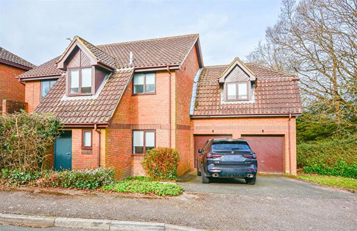 5 Bedroom Detached House For Sale In Bowmans Drive, Battle, TN33