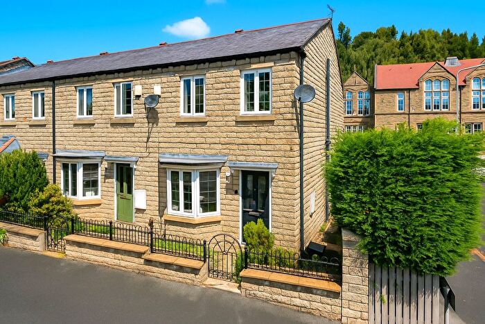 3 Bedroom End Of Terrace House For Sale In Cliffe Avenue, Baildon, Shipley, West Yorkshire, BD17