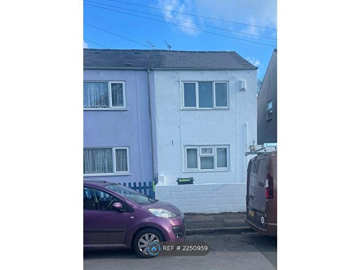 1 Bedroom Flat To Rent In Grove Street, Gloucester, GL1