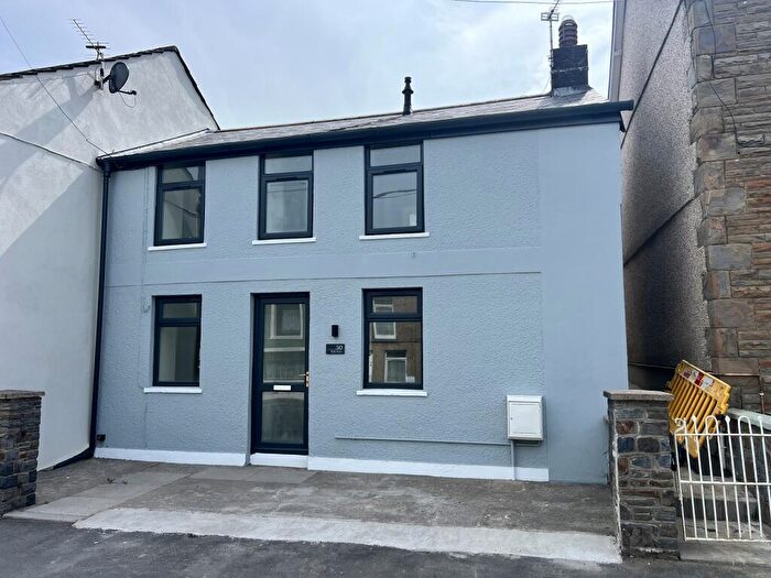 3 Bedroom End Of Terrace House For Sale In Park Street, Lower Brynamman, Ammanford, Carmarthenshire., SA18