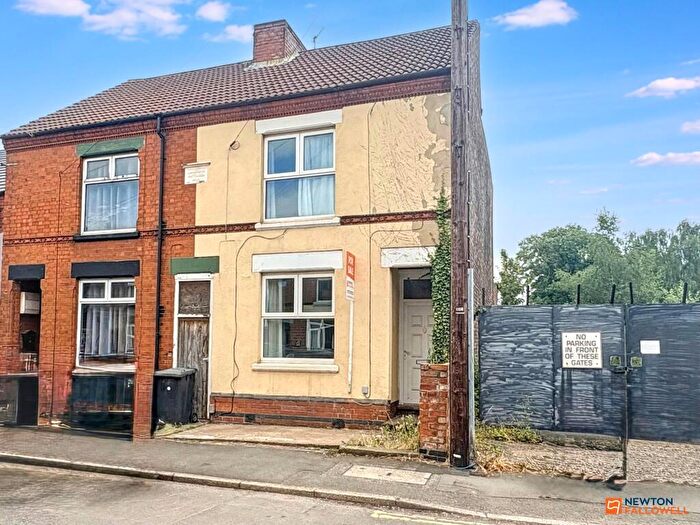 3 Bedroom Semi-Detached House For Sale In Highfield Street, Coalville, LE67