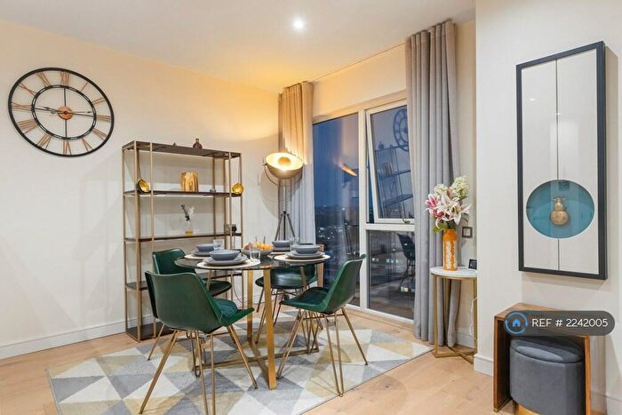 2 Bedroom Flat To Rent In Lotus House, London, E14