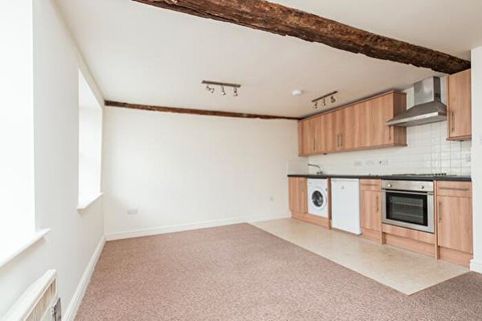 2 Bedroom Flat To Rent In Corn Street, Witney, OX28