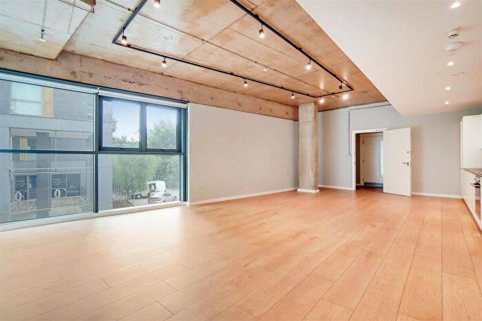 3 Bedroom Apartment To Rent In Orwell Court, Lewisham, SE13