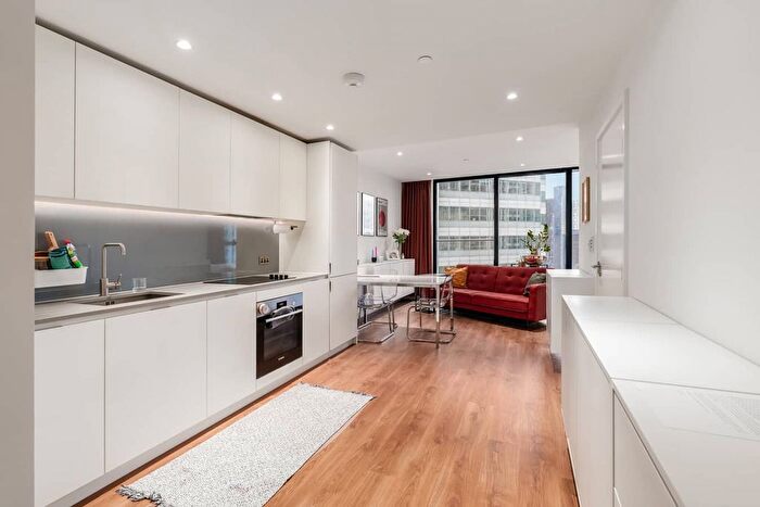 Studio For Sale In Hampton Tower, Marsh Wall, London, E14