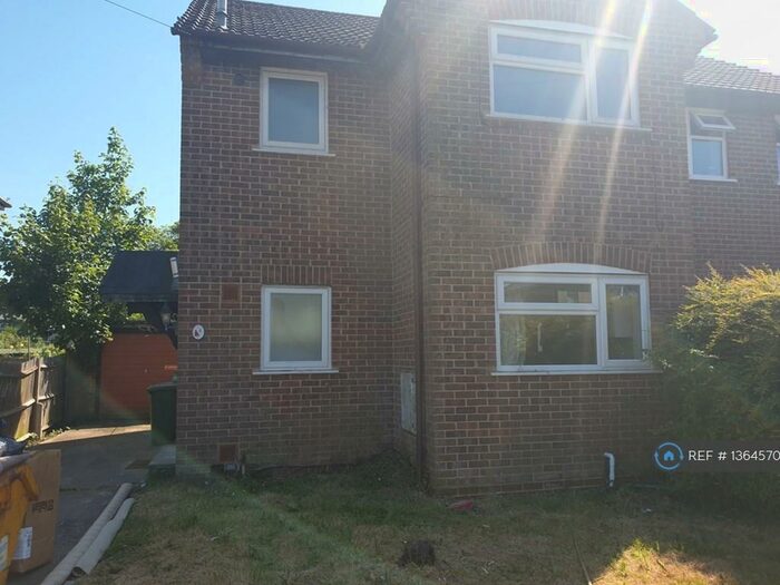 3 Bedroom Semi-Detached House To Rent In Honeysuckle Cottage, Southampton, SO16