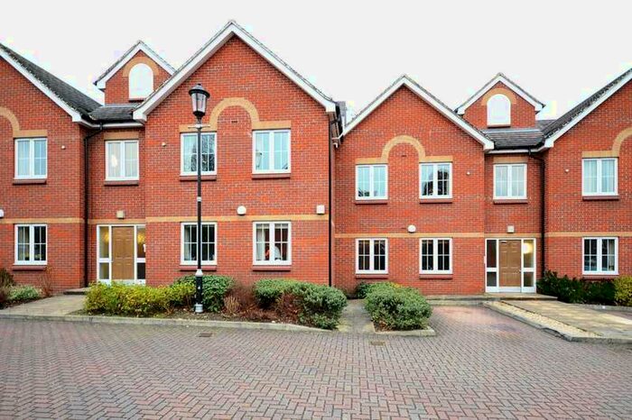 2 Bedroom Apartment To Rent In Darwin Place, Bracknell, RG12