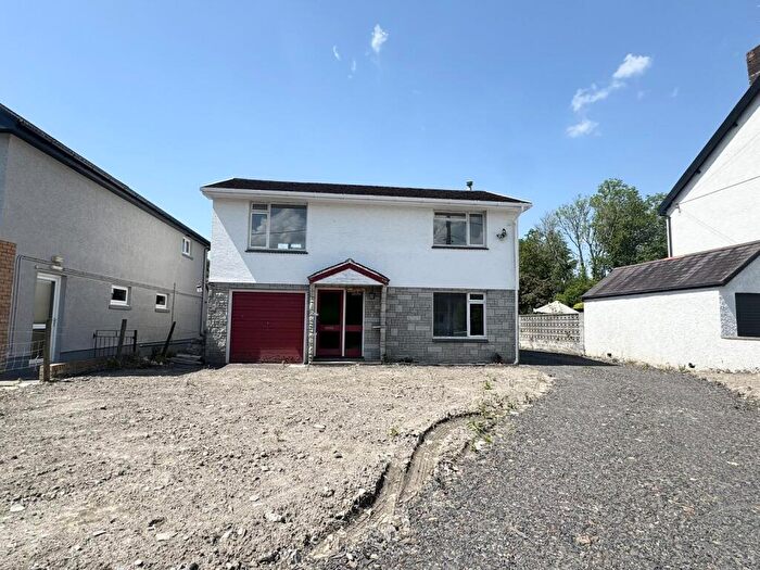 2 Bedroom Detached House For Sale In Cilycwm Road, Llandovery, Carmarthenshire., SA20