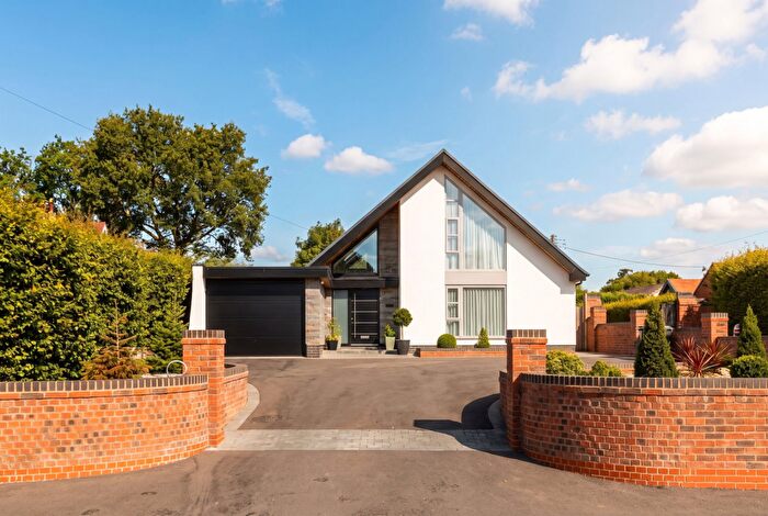 4 Bedroom Detached House For Sale In Barkers Lane, Wythall, Birmingham, B47