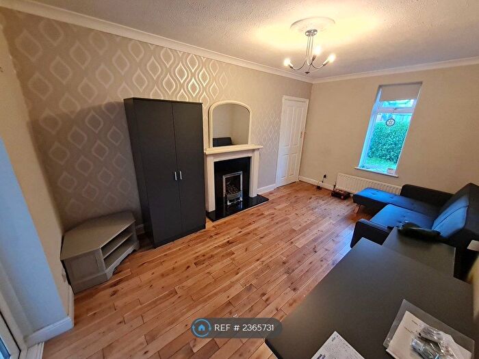 3 Bedroom Semi-Detached House To Rent In Two Ball Lonnen, Newcastle Upon Tyne, NE4